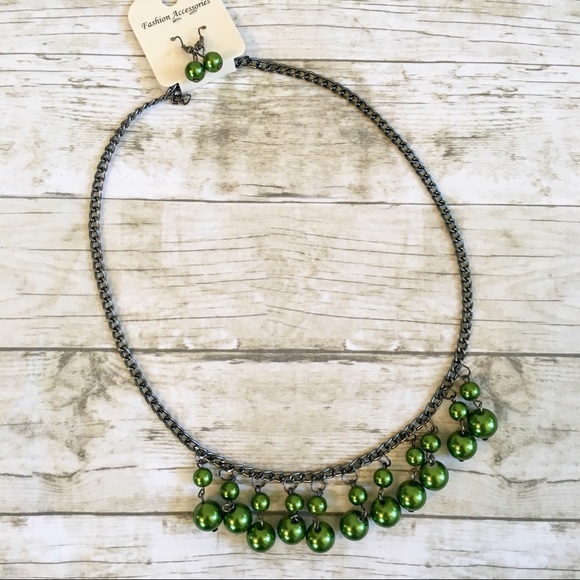 ✨4/$25✨ Necklace and Earrings Set - Green/Black - Picture 7 of 7